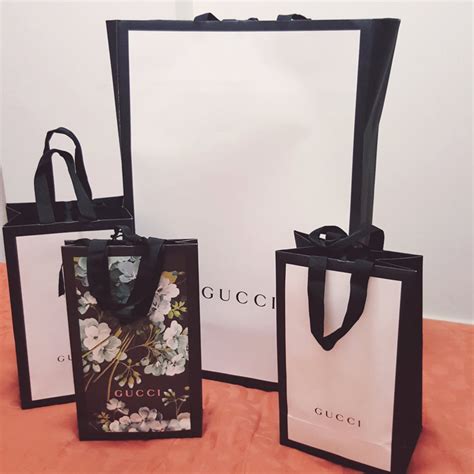 Gucci shopping bag